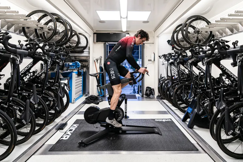 Wahoo KICKR Smart Bike-12